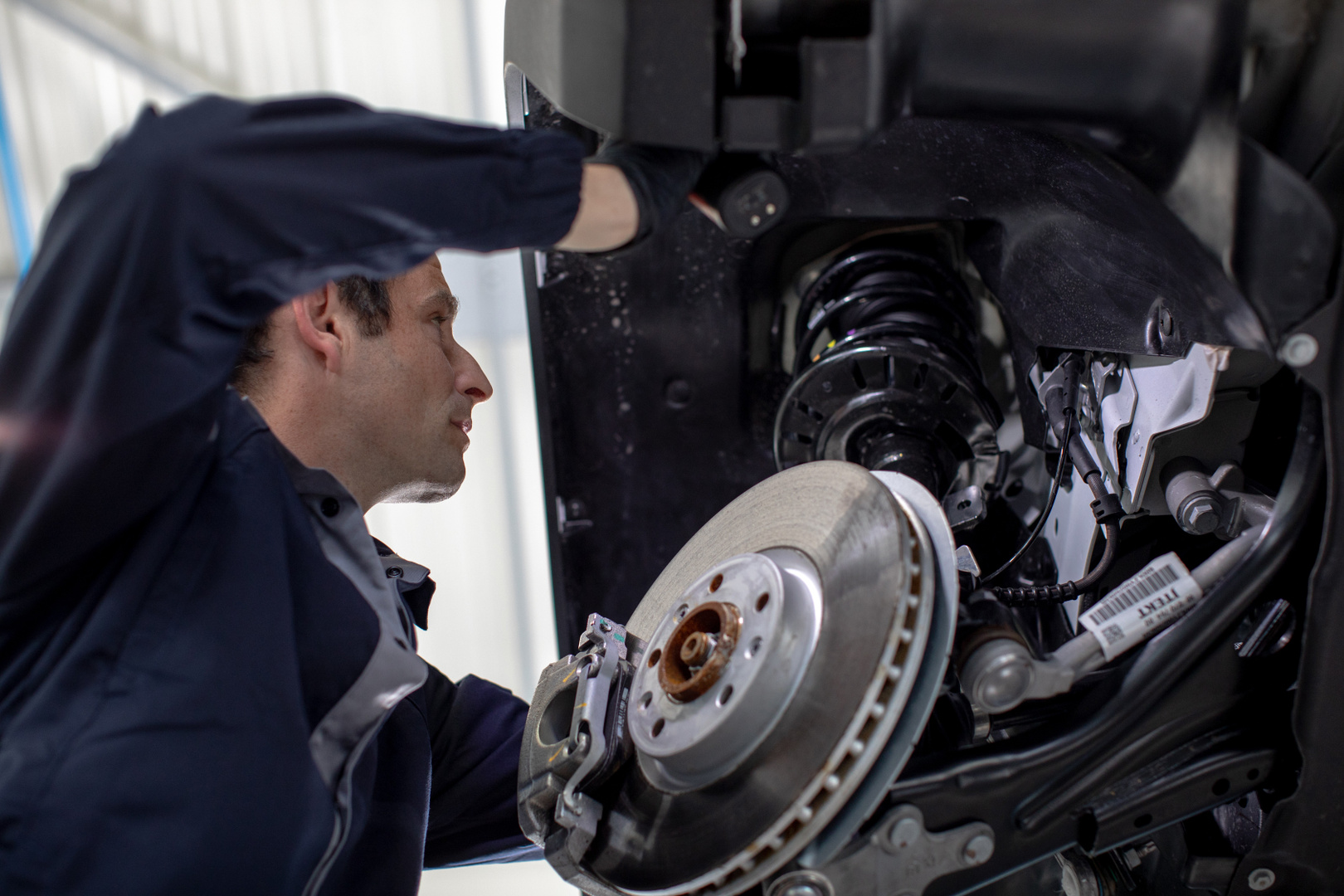 AP_2022_ATELIER FREINS AMORTISSEUR_SHOCK BRAKE WORKSHOP_002